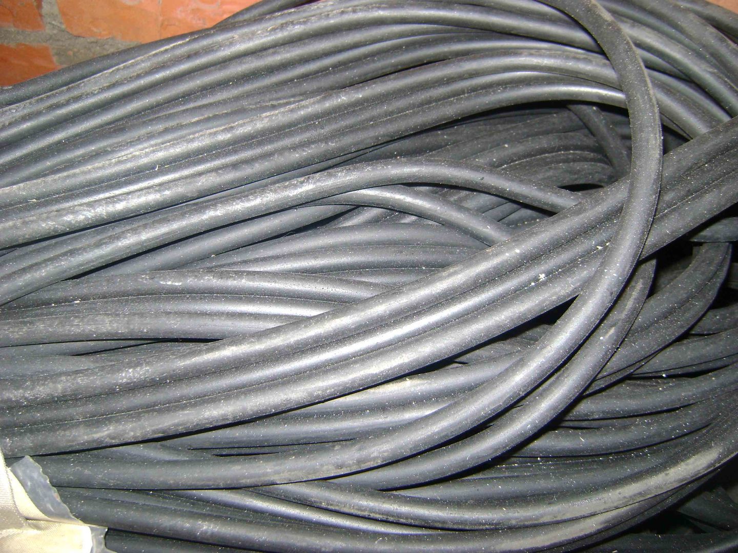 Шнур резиновый теплостойкий 1-2С 3,2 мм