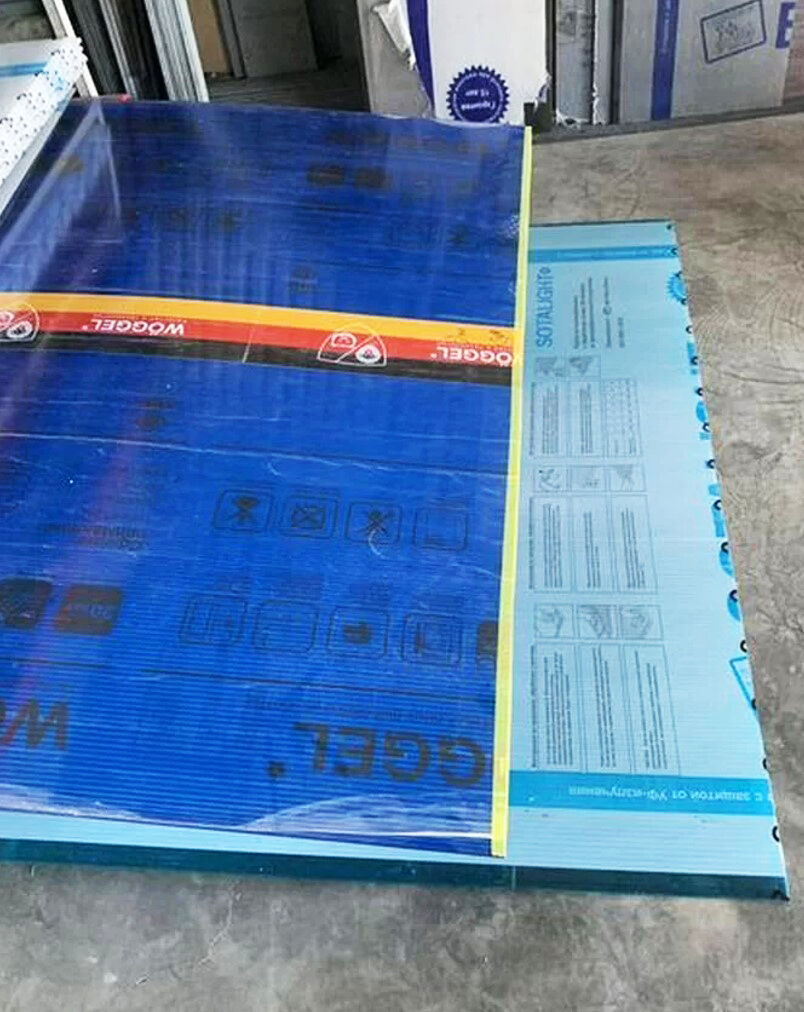 Сотовый поликарбонат WOGGEL Синий 10 мм (2,1*6 м)