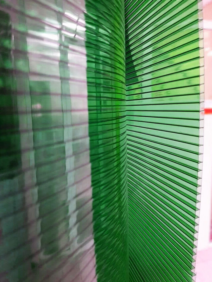 Сотовый поликарбонат KINPLAST Зеленый 8 мм (2,1*12 м)