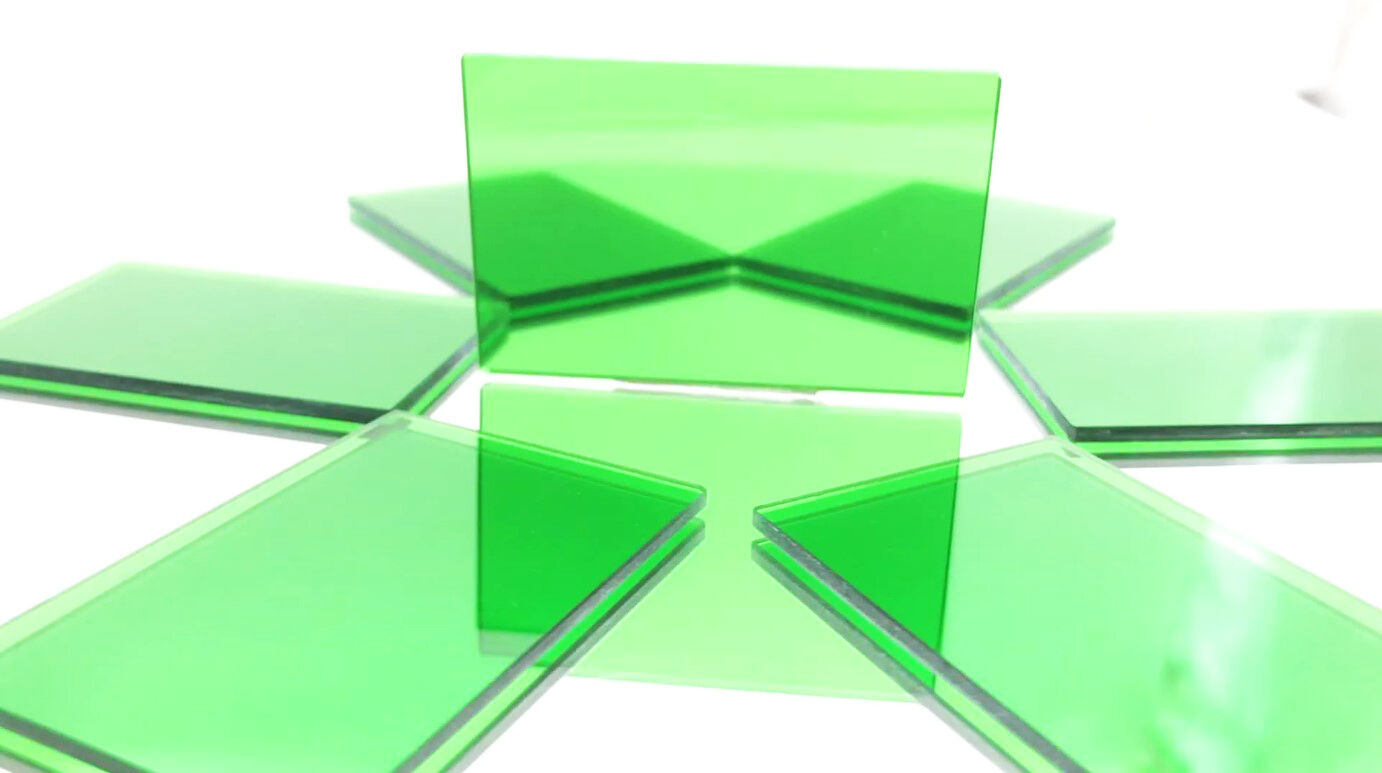 Монолитный поликарбонат КИВИ Зеленый 2 мм (3,05х2,05 м) Полигаль
