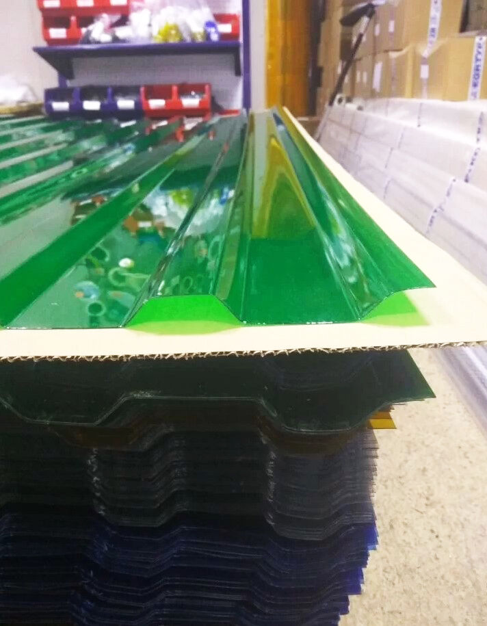 Профилированный поликарбонат KINPLAST Зеленый 1,3 мм (1,05*2 м)