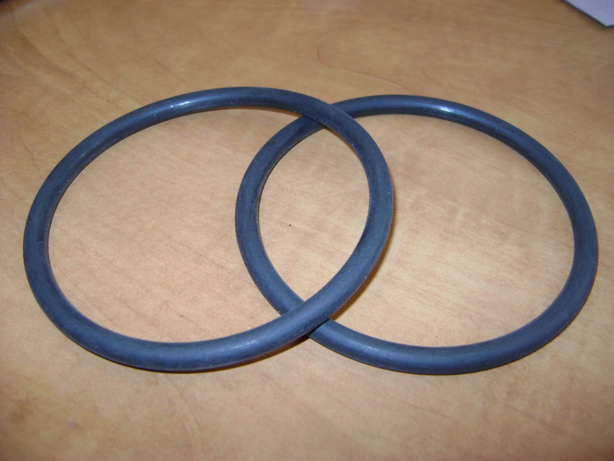Кольцо резиновое 180 - 195 - 85 - 2 -4