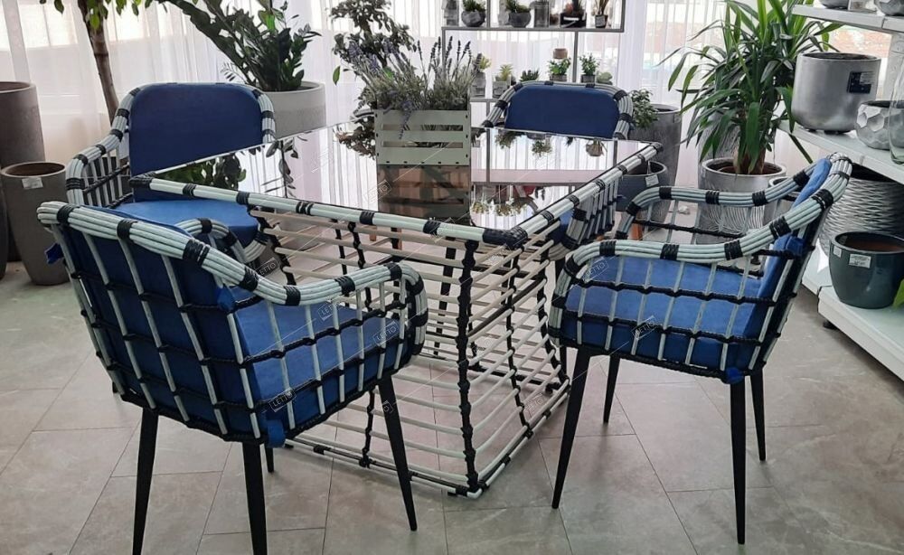 Комплект садовой мебели Бентли стол квадратный и 4 стула Бентли, искуственный ротанг