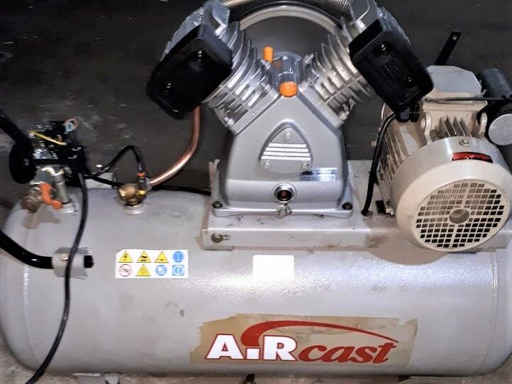 Ремонт поршневого воздушного компрессора Aircast 1
